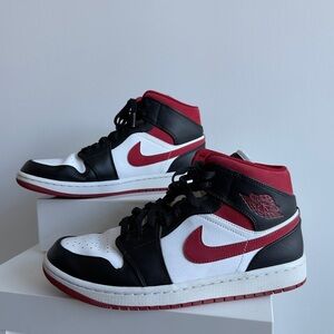 Jordan 1 Mid Gym Red Black White